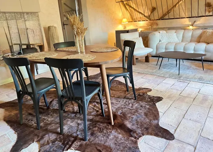 Le Domaine D Ambre La Maison Des Ecuries * בובר